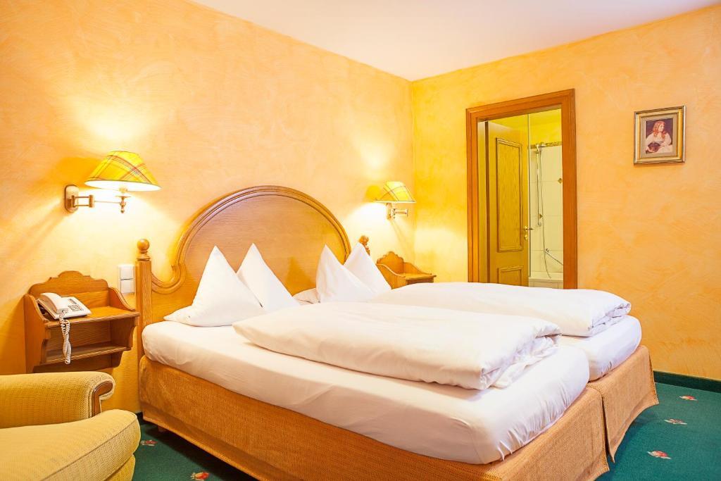 Hotel Wilder Mann Königstein in der Oberpfalz Szoba fotó